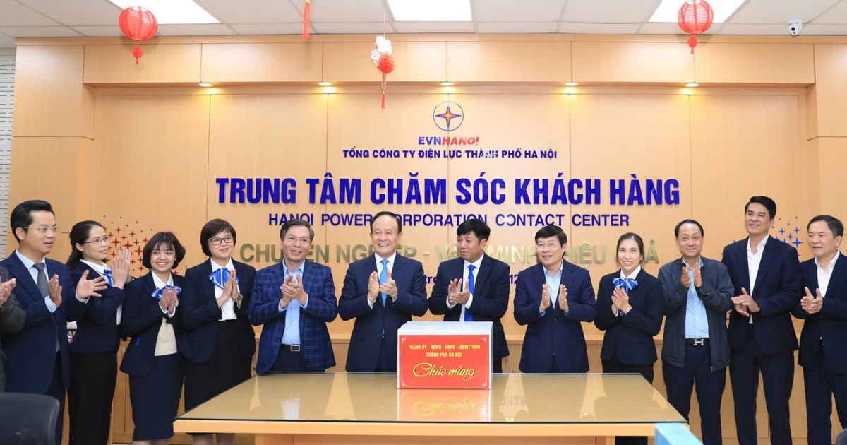 Chủ tịch HĐND Thành phố Hà Nội Nguyễn Ngọc Tuấn chúc Tết các đơn vị điện lực