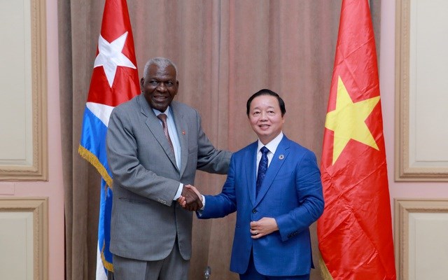 Deputy Prime Minister Tran Hong Ha paid a courtesy call to the President of the Cuban National Assembly