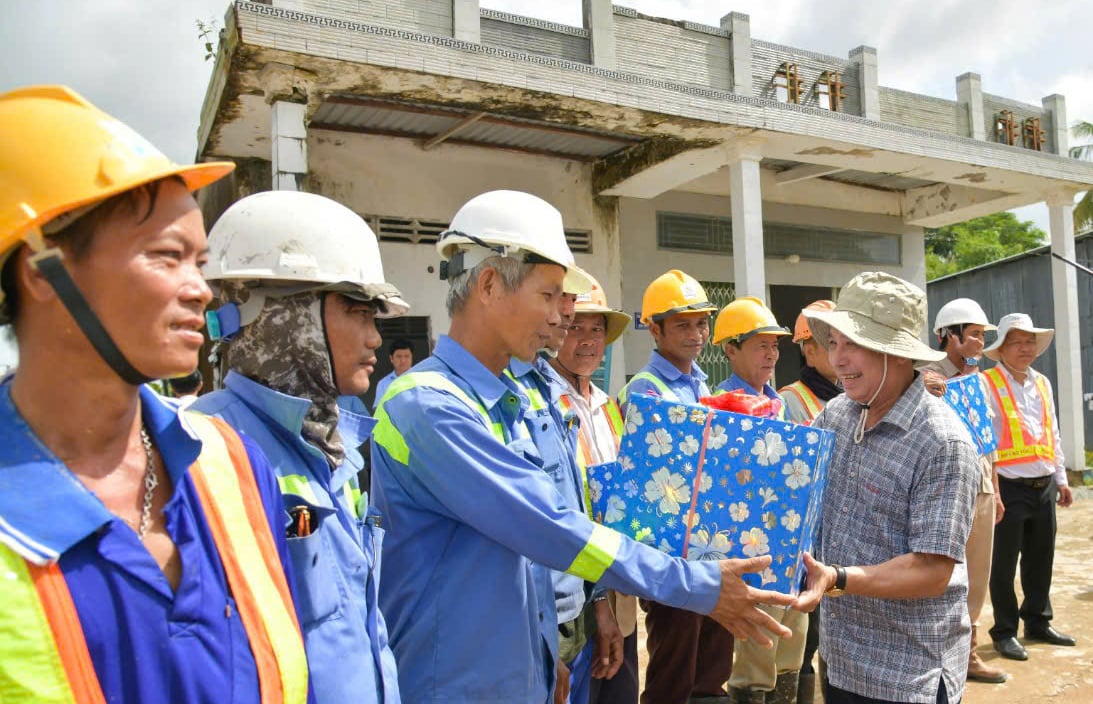 Bám công trường xuyên lễ, dồn lực thi công 37km cao tốc qua Hậu Giang- Ảnh 4.