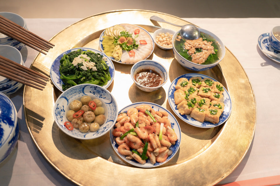 Comida familiar de la gente de Hanoi.