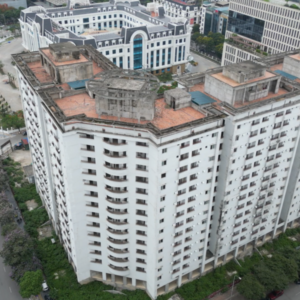 Possessing 2 frontages, the resettlement area has been abandoned for more than a decade.