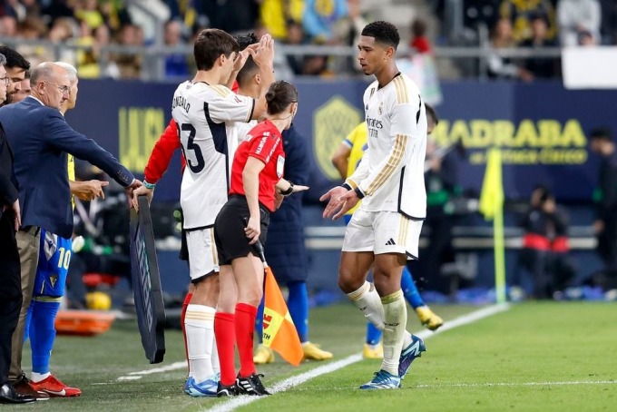 Gonzalo Garcia was brought in to replace Bellingham at the end of Real's 3-0 win at Cadiz in round 14 of La Liga on November 26. Photo: AS