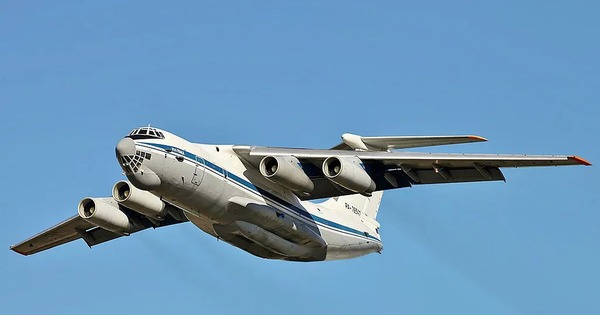 Russian Il-76 military plane crashed while carrying Ukrainian prisoners?