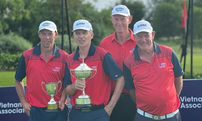 Lavender (segundo desde la izquierda) ganó la división masculina del Campeonato Amateur Senior de Asia-Pacífico de 2023. Foto: BTC