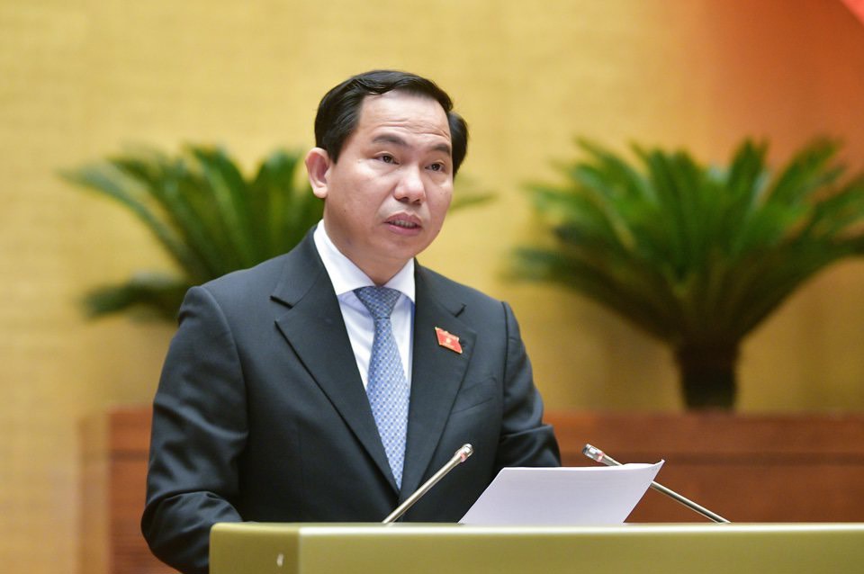 Chairman of the National Assembly's Finance and Budget Committee Le Quang Manh presented the audit report.