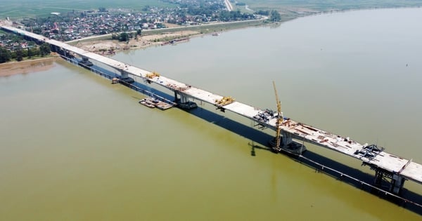 Le pont Hung Duc est le plus long de l'autoroute Nord-Sud.