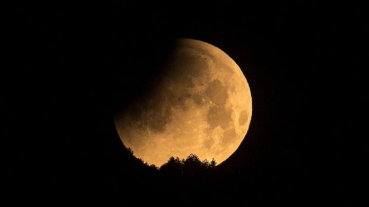 Regardez la première éclipse lunaire de l'année au Vietnam dans la soirée du 5 au 1er mai.