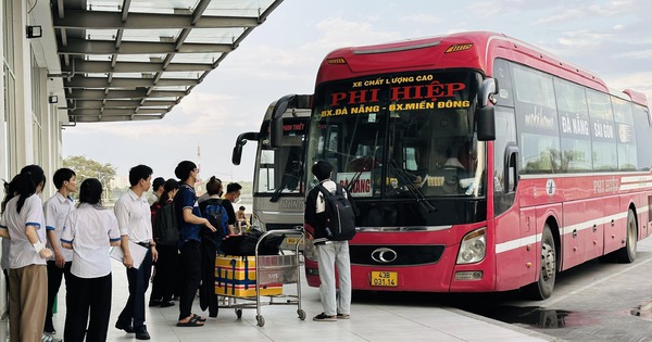 Ho Chi Minh City organizes shuttle buses every day of the week to and from the new Mien Dong bus station.