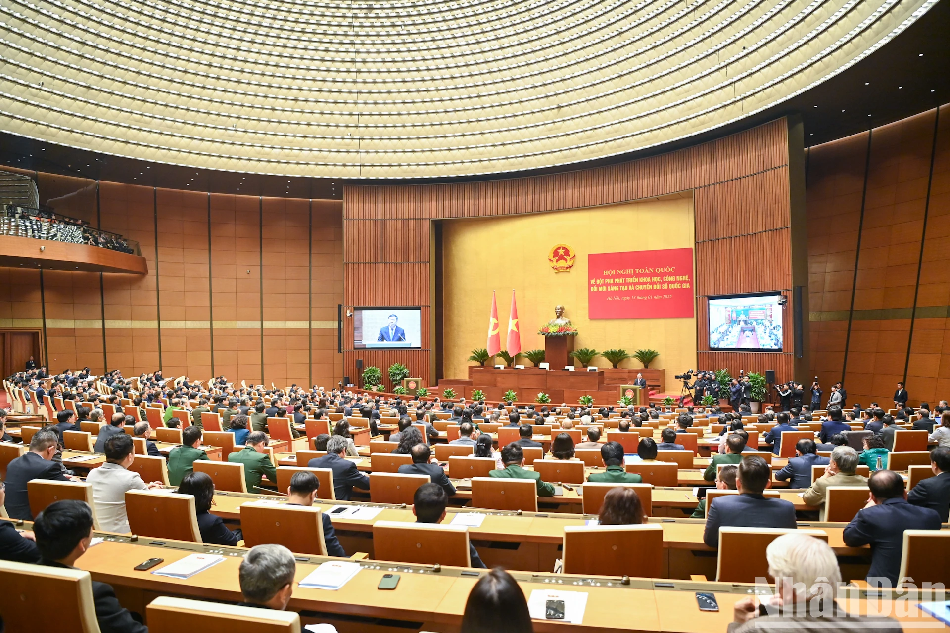 [Foto] Generalsekretär To Lam nimmt an der Nationalen Konferenz zu Durchbrüchen in Wissenschaft, Technologie, Innovation und nationaler digitaler Transformation teil. Foto 6