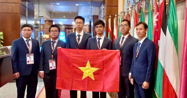 Một trường ở Hà Nội có 4 học sinh giành huy chương tại Olympic Tin học Quốc tế 2024