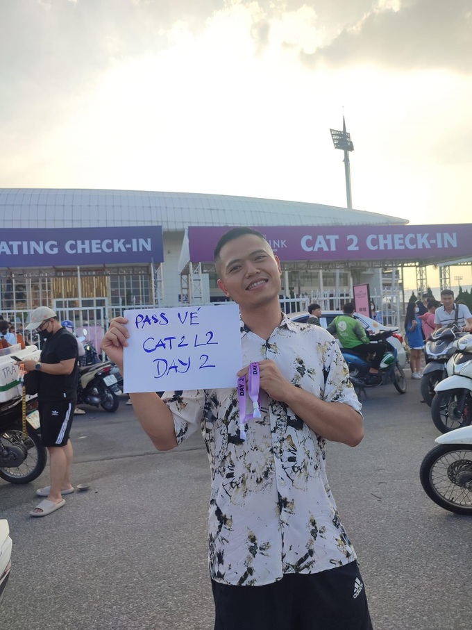 Vé Blackpink hạng thấp hiếm, vé V.I.P chợ đen được rao 40 triệu đồng/cặp - 3