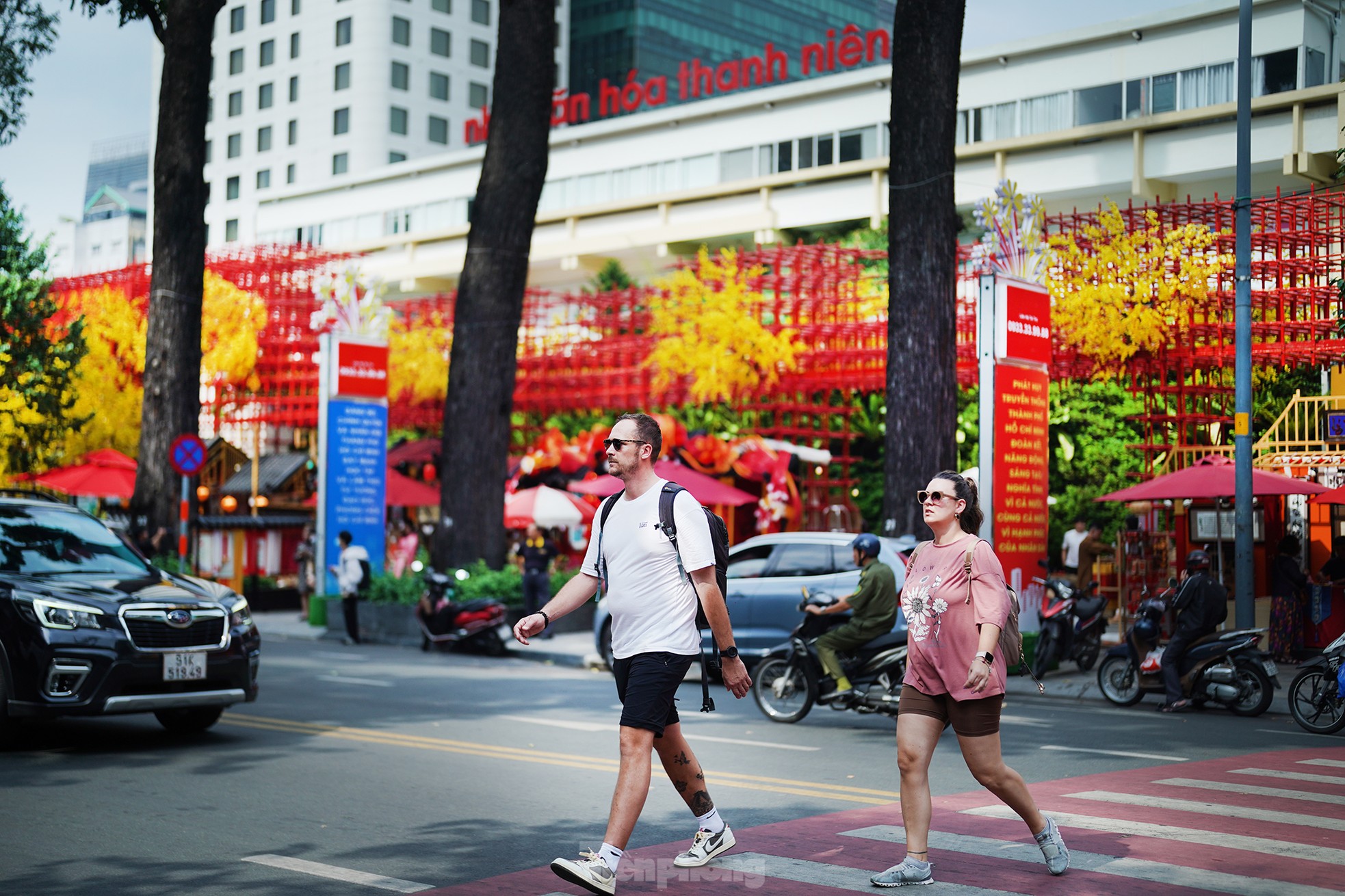 Les rues de Ho Chi Minh-Ville sont remplies de couleurs printanières, photo 3