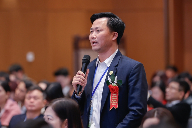 Chairman of the Board of Directors, Director of Tam Dao Mushroom Cooperative (Tam Dao District, Vinh Phuc) Nguyen Quoc Huy proposed his opinion at the conference. Photo: Nhat Bac