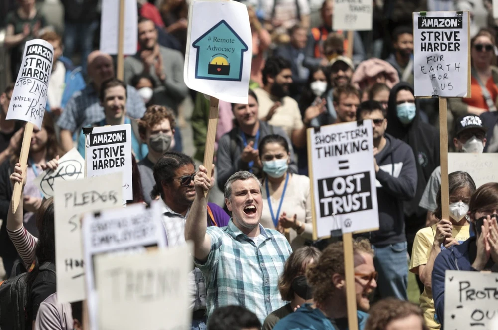 Im Januar 2023 begannen Amazon-Mitarbeiter aus Protest gegen die Rückkehrpolitik des Unternehmens ins Büro einen Streik. Foto: GETTY IMAGES