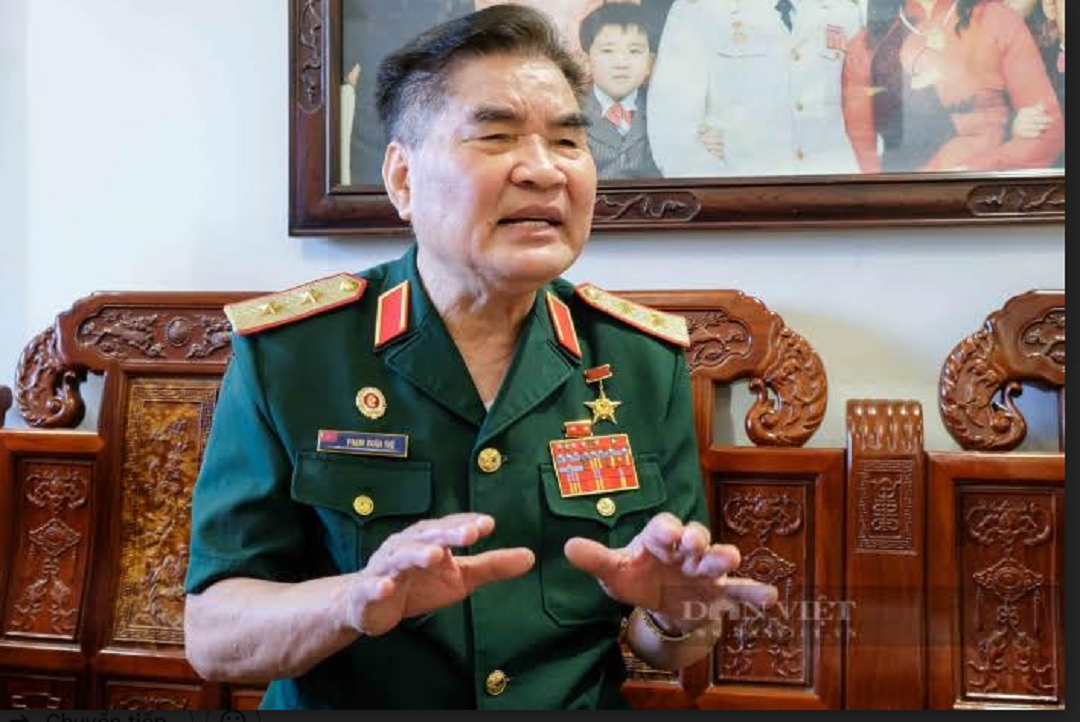 ទេសភាព - ពេលវេលាប្រវត្តិសាស្ត្រនៃទាហានអមដំណើរ Duong Van Minh ដើម្បីប្រកាសចុះចាញ់ (រូបថតទី ២)។