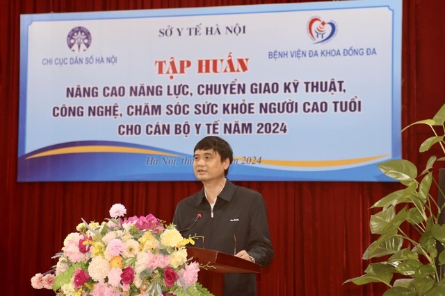 TS Vũ Duy Hưng - Chi cục trưởng Chi cục Dân số Hà Nội phát biểu tại buổi Tập huấn