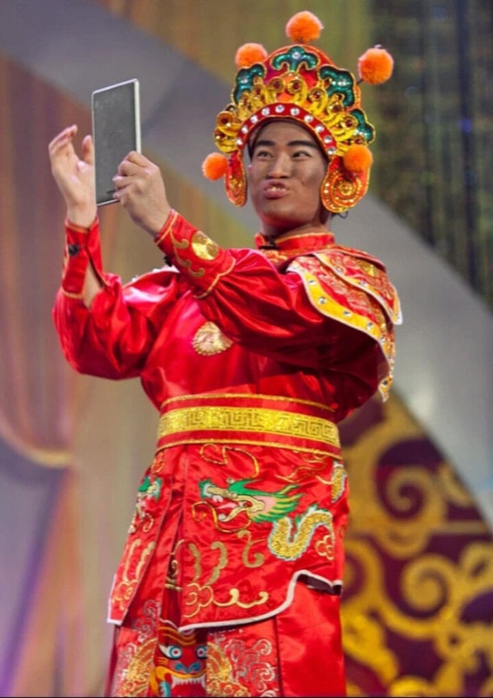 Singer Minh Quan plays the role of Thien Loi in Tao Quan.