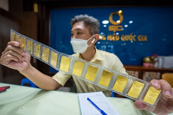 Giá vàng hôm nay 18/3/2024 chưa đứt đà giảm, vàng SJC rớt xuống 81,5 triệu đồng