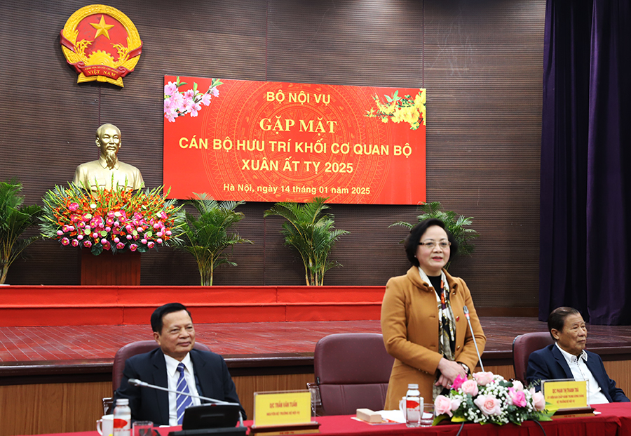 Meeting with retired officials of the Ministry of Home Affairs on the occasion of welcoming the Lunar New Year 2025