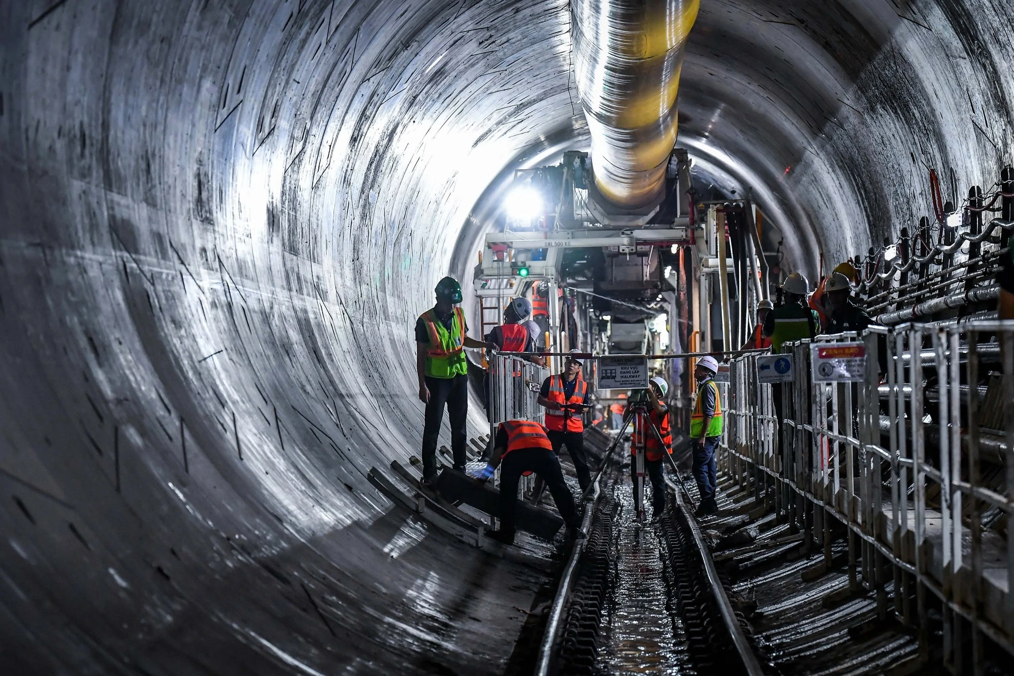 【写真】ニョンハノイ地下鉄駅の地下トンネルを掘るTBMロボットの30日間の写真6