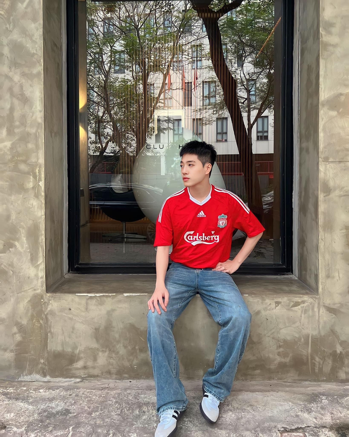 โปรดิวเซอร์เพลงหนุ่มหล่อวัย 24 ปี ผู้มีรสนิยมแฟชั่นสุดเก๋ - 5 Nhà sản xuất âm nhạc 24 tuổi điển trai, có gu thời trang sành điệu - 5