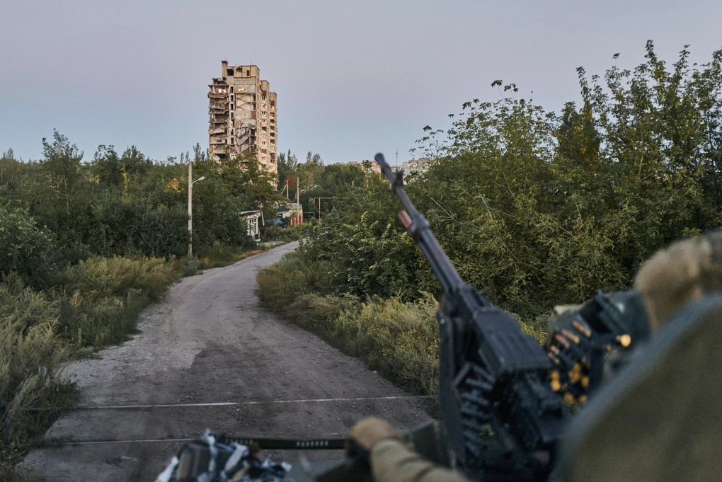 Nga tìm cách vây ép thành trì Avdiivka của Ukraine từ mọi hướng - 1
