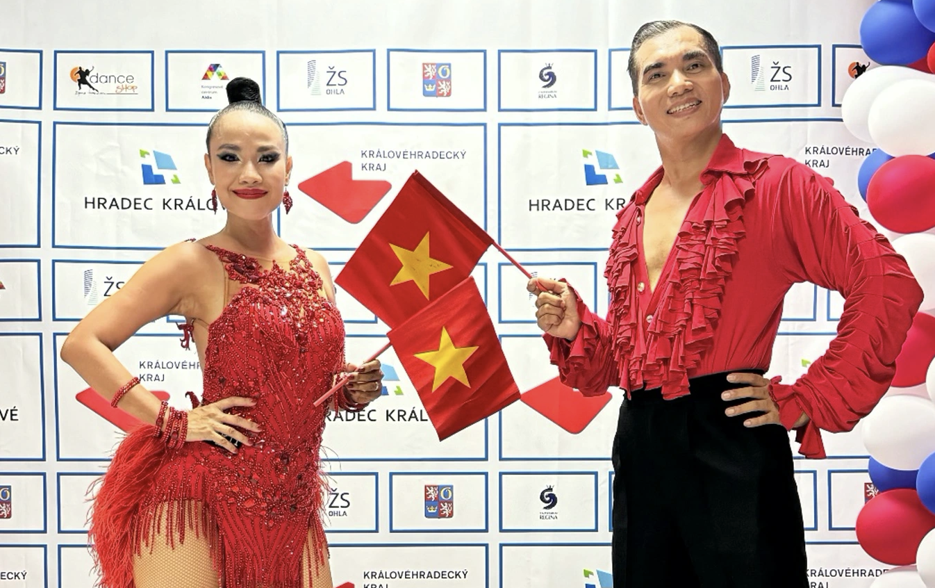 Vietnamese athlete couple in Top 50 middle-aged dancesport couples in the world