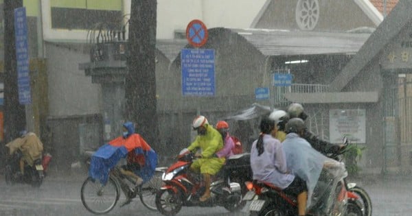 In HCMC regnet es erneut heftig und es herrscht Verkehrschaos