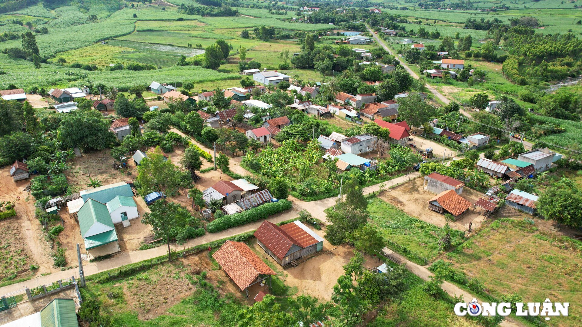 kbang gia lai dan lang bahnar tai hien nghi le cung ben nuoc hinh 1