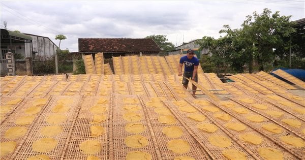 Ea Bar rice paper village is busy during Tet season