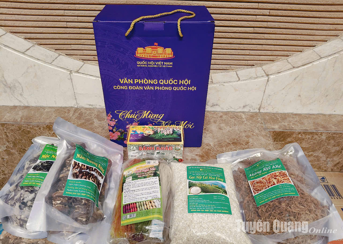 បីឆ្នាំជាប់គ្នា ផលិតផល OCOP Tuyen Quang ត្រូវបានការិយាល័យរដ្ឋសភាជ្រើសរើសជាអំណោយ Tet។