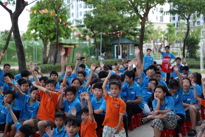 Comment s'est déroulée la Journée internationale de l'enfance pour plus de 200 élèves orphelins à cause du COVID-19 ? - 1