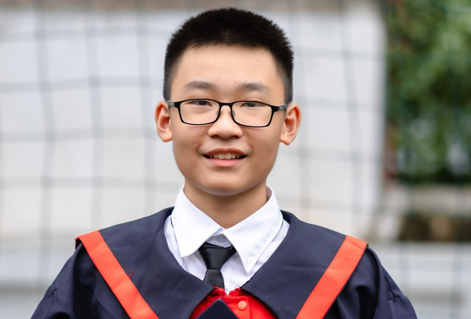 Nguyen Thai Minh ganó el doble primer premio en Química y Ciencias en el examen de estudiante excelente de la ciudad de Hanoi. Foto: Personaje proporcionado