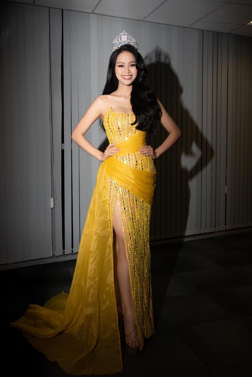 In the top 3 of Miss World Vietnam 2023, runner-up Dao Thi Hien is the one who has encountered the least controversy about her beauty. She scores points with her radiant smile.