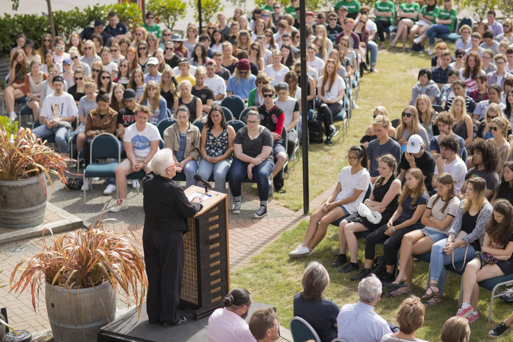 For the first time, New Zealand offers government scholarships at university level to Vietnamese people.