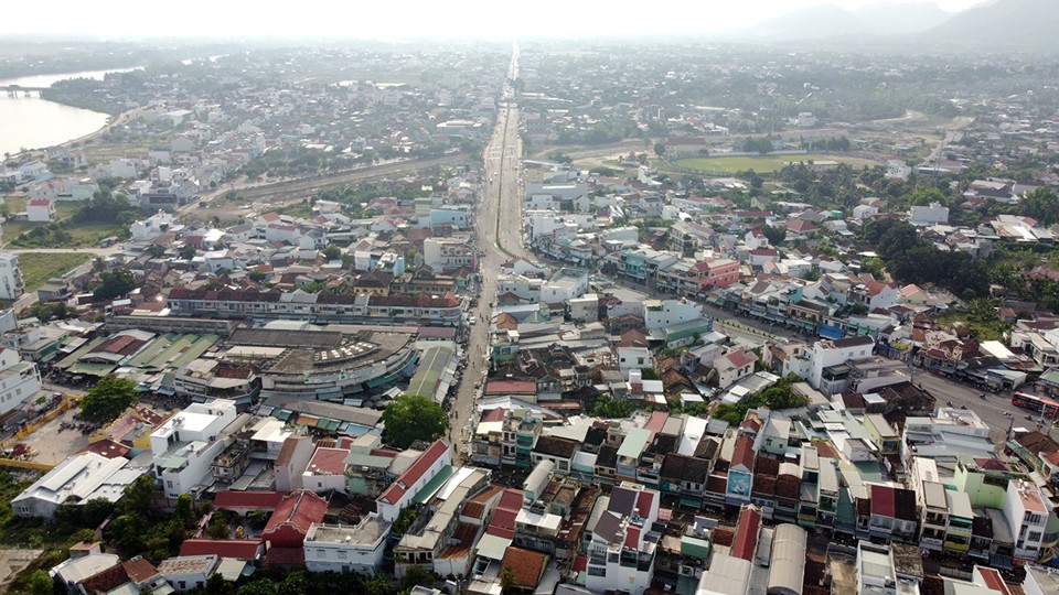 Khanh Hoa genehmigt Stadtplanung für ein Wirtschaftszentrum mit mehreren Industriezweigen. Foto 1