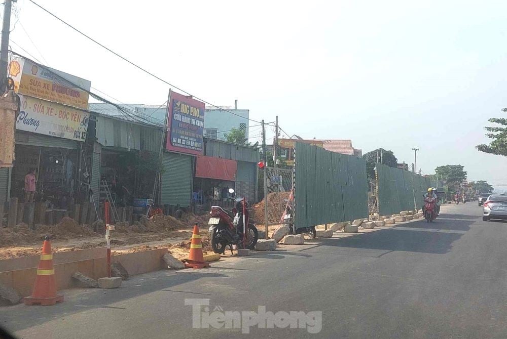 Leiden, weil der Ausbau von 2 km Straße in Binh Duong seit mehr als 3 Jahren nicht abgeschlossen ist, Foto 8