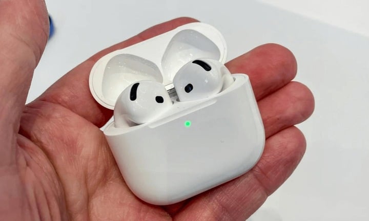 កាស AirPods 4 ។