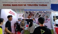 Tác phẩm của sinh viên được triển lãm tại Hội Báo toàn quốc 2024