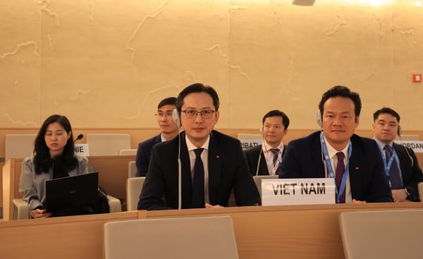 Le vice-ministre Do Hung Viet : le Vietnam a eu une session de dialogue très fructueuse sur le rapport de l'EPU IV