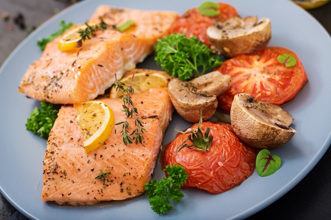 Lachs ist reich an Omega-3-Fettsäuren, die die Stimmung verbessern. Foto: Freepik