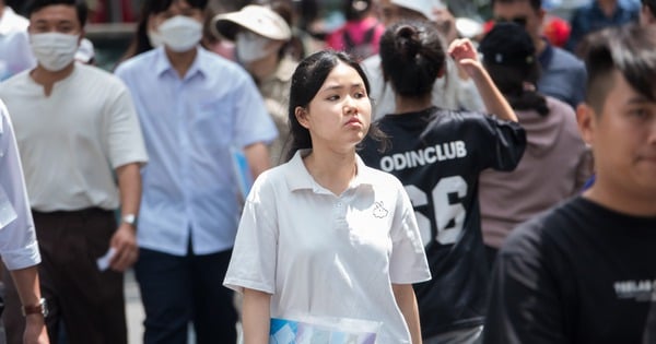 Les candidats « arrêtent de sourire » car l'examen nécessite de comparer « Viet Bac » avec « Tay Tien »