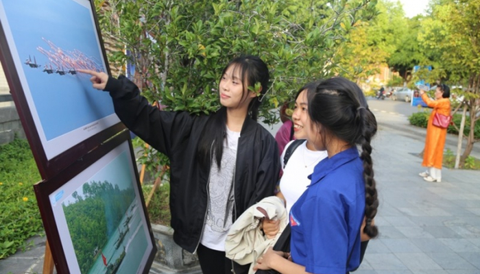 Ausstellung vietnamesischer Kunstfotografie in Hue