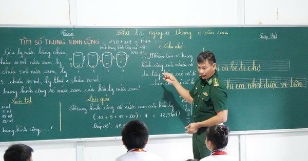 Herzliche Liebe und das abgelegene Inselklassenzimmer des Lehrers in grüner Uniform