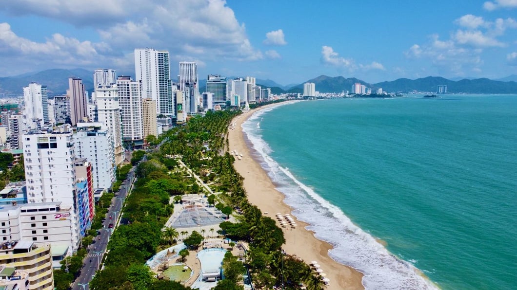 Nha Trang hấp dẫn du khách Hàn Quốc, trong đó có các sao Hàn - Ảnh: THỤC NGHI