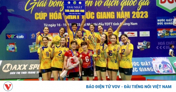 L'équipe de volley-ball vietnamienne se prépare à participer à un tournoi continental majeur