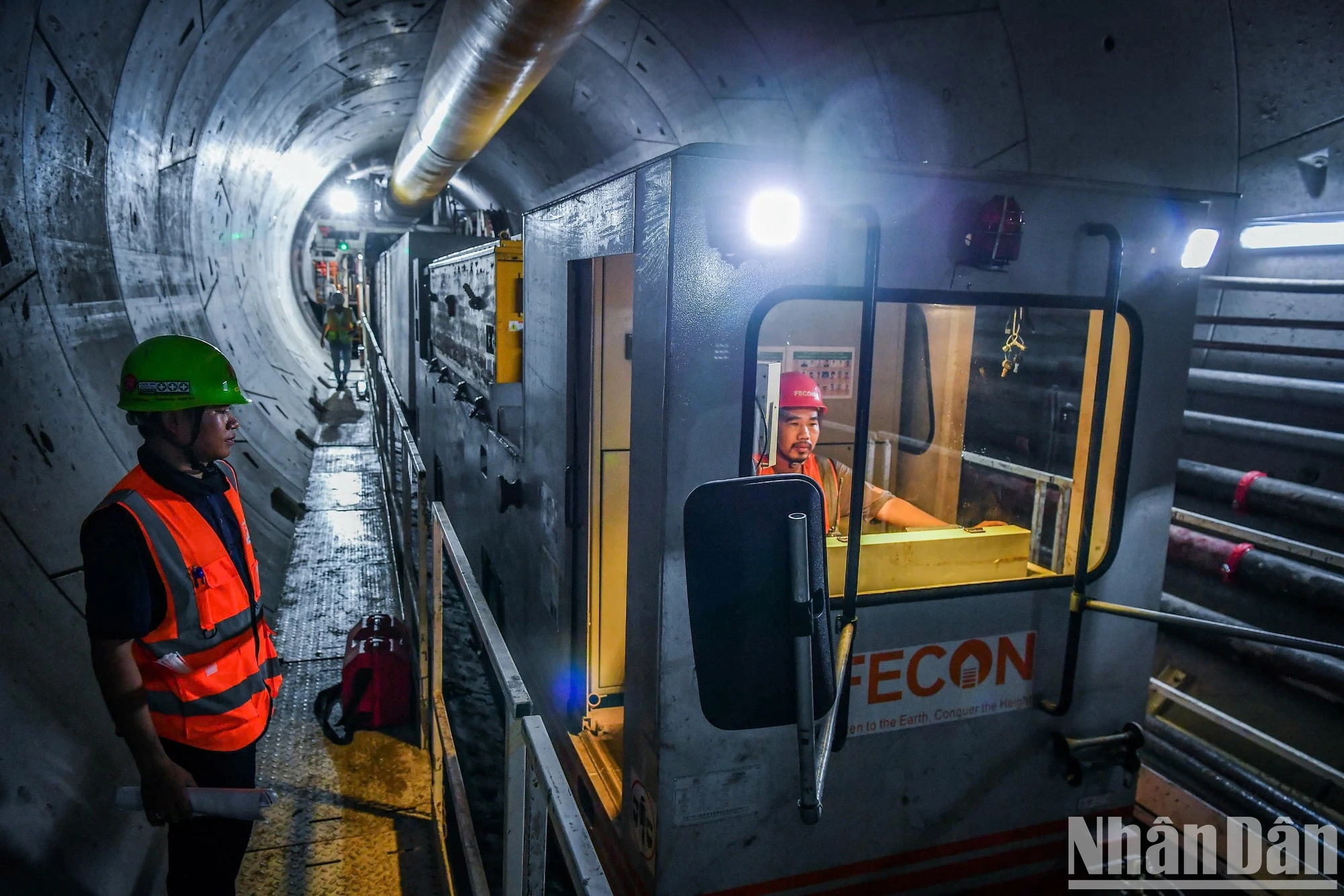 【写真】ニョンハノイ地下鉄駅の地下トンネルを掘るTBMロボットの30日間の写真23