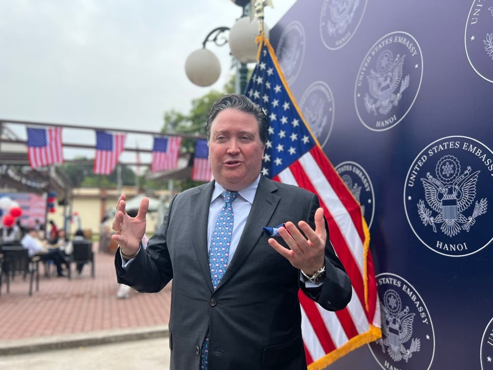 US Ambassador to Vietnam Marc Knapper talks to the press. Photo: Lien Ha