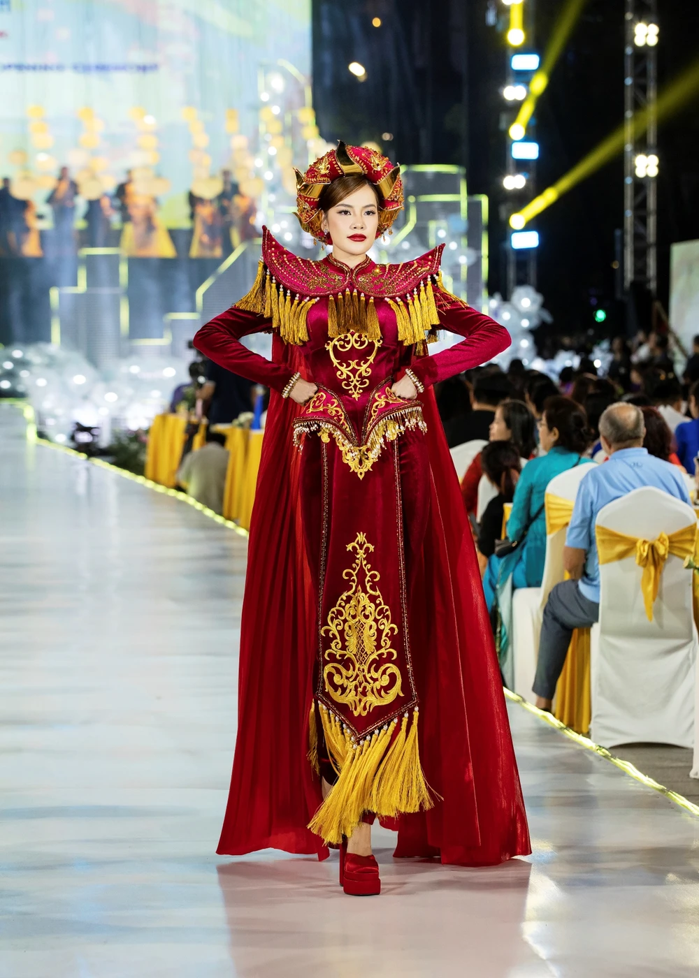 HOA HẬU LÊ HOÀNG PHƯƠNG (1).jpg