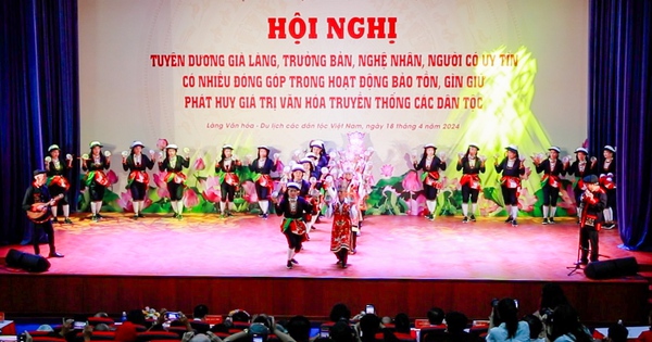 Tuyên dương những người "giữ lửa" cho văn hóa truyền thống các dân tộc